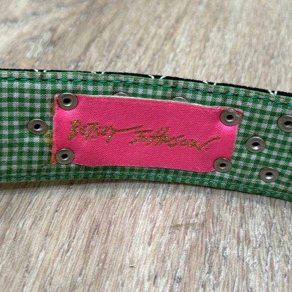 Betsey Johnson studded belt black with metal buckle with embroidered flower - Picture 3 of 5